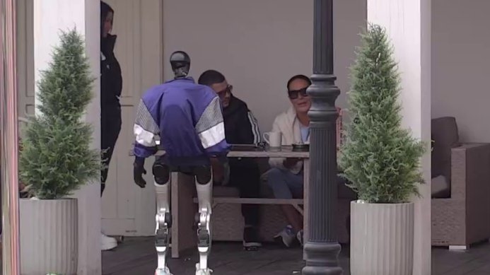 REŠIO DA ZASUČE RUKAVE: Asmin predložio Mileni ubrzani kurs KULINARSTVA, rešio da joj pokaže svoje umeće! (VIDEO)