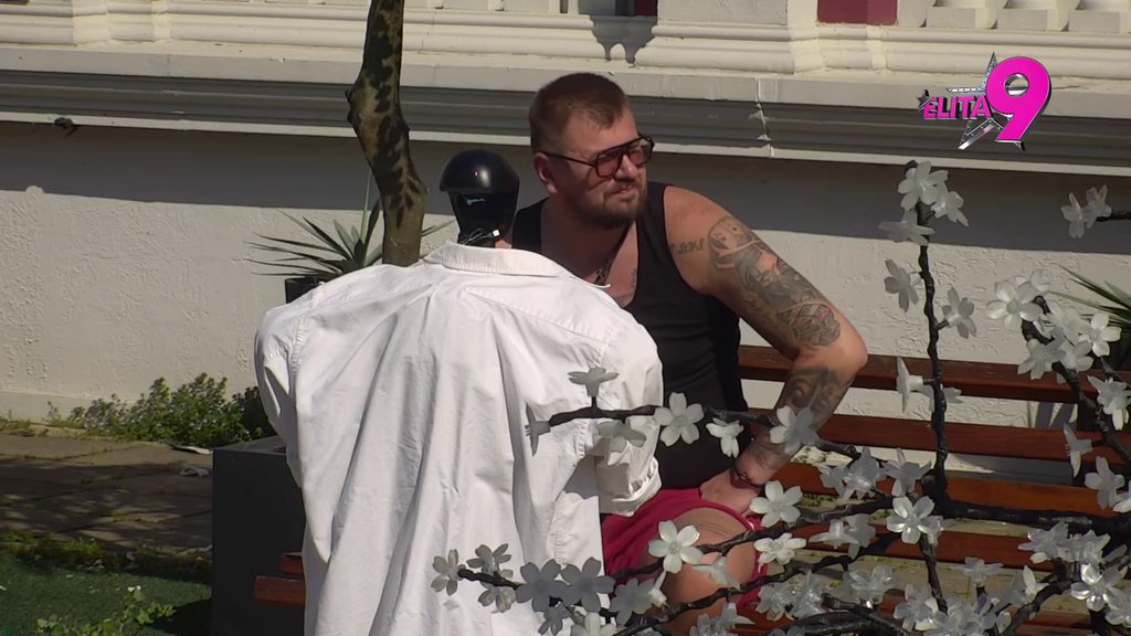 Vole da se hvale da su bile sa mnom! Janjuš i dalje ne veruje da je Kačavenda iznela sve detalje njihovog s*ksa! Otkrio i šta će raditi sa Vanjom! (VIDEO)