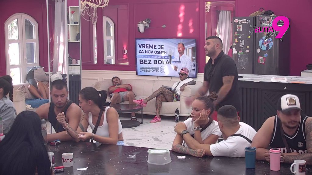 ŽRTVA TRI ŽENE! Asmin Durdžić od sebe napravio NEVINAŠCE, Aneli, Stanija i Maja su mu krive za sve! (VIDEO)