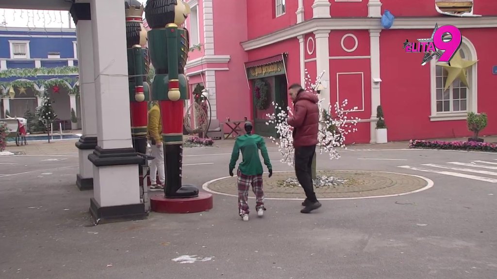 Anđelo ne zna šta ga je snašlo: Toša ga od ranog jutra rešeta pitanjima o Aneli, on se skroz izgubio! (VIDEO)