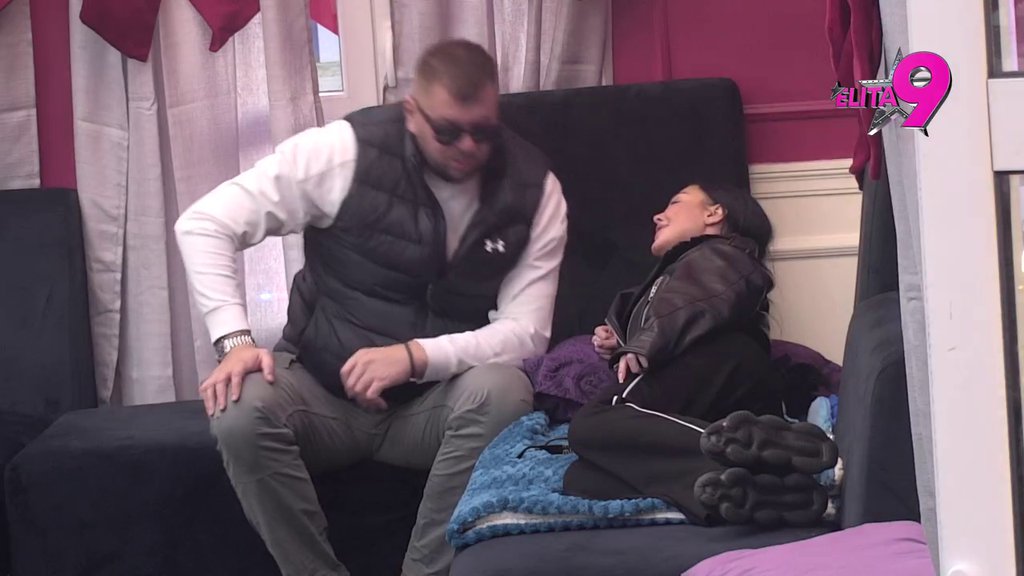 Za sve što ti treba sam tu: Janjuš nije mogao da gleda tužnu Maju, odmah joj pružio utehu! (VIDEO)