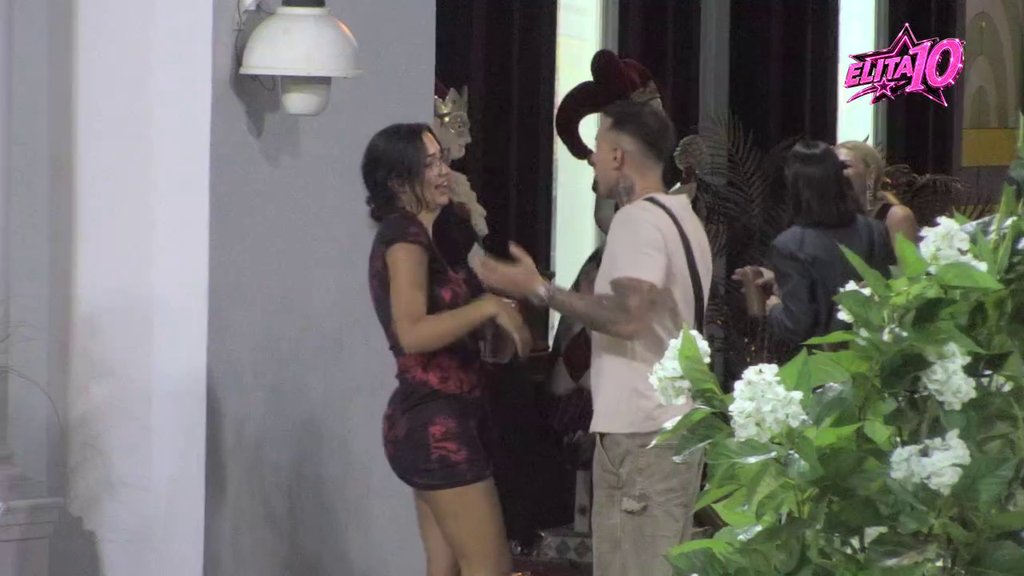 Žurka za pamćenje! Poršelina i Leon zapalili scenu PRLJAVIM PLESOM, Laura pokušala da smuva Mateju, Karića i Cara, popila KORPU ZA KORPOM, Uroš prolio reku suza bog Karla