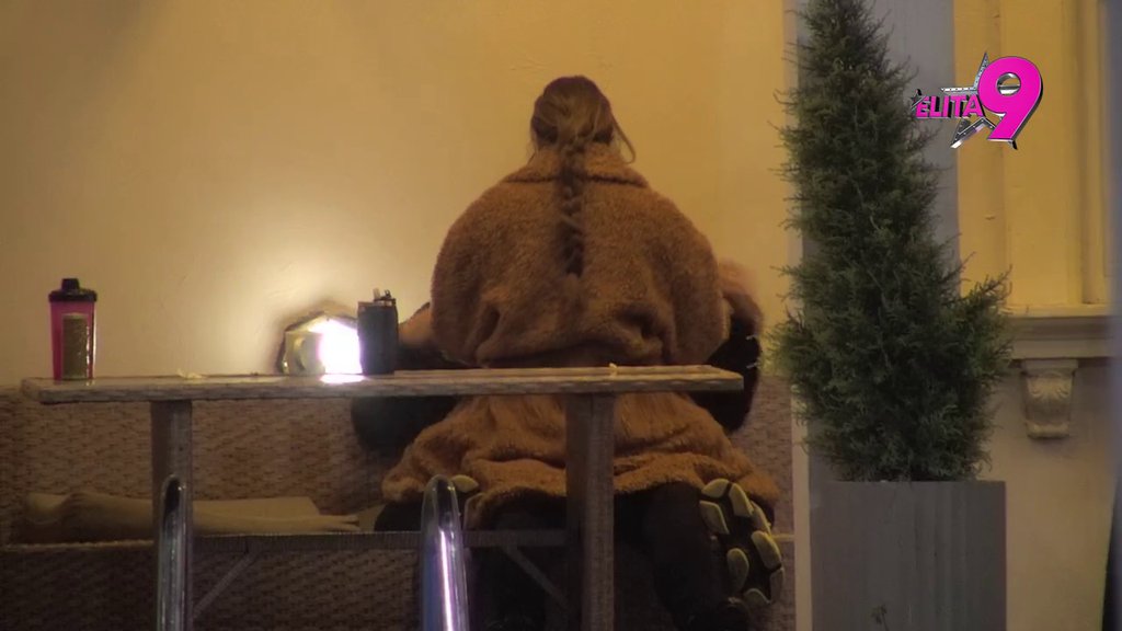 Njenom vereniku će pozliti od ovog prizora: Sofija uzjahala Terzu kao da sutra ne postoji! (VIDEO)