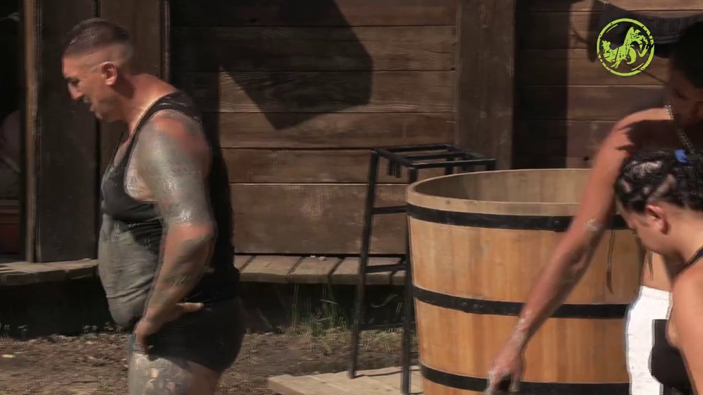 HOROR NA IMANJU: Kristijan se spustio u BUNAR, farmeri ga jedva izvukli napolje (VIDEO)