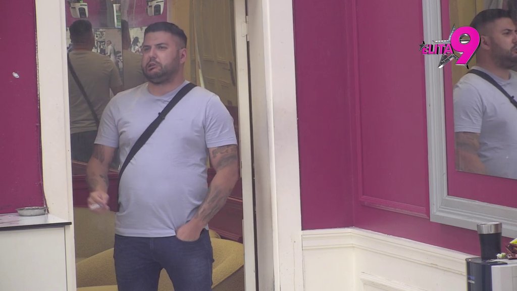 Pravi decu usput... Asmin postao glavna krpa za brisanje patosa, Aneli ga dokrajčila: Umesto da gleda film sa Norom, on je bio u Majamiju (VIDEO)