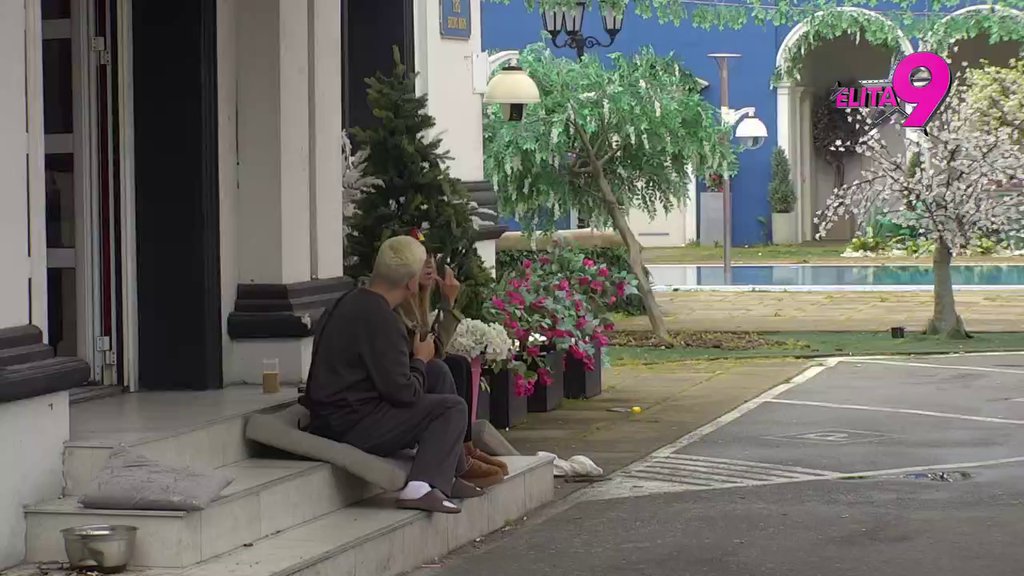 Iznervirala se i odmah mi pisala: Uroš otkrio detalje razgovora s Anđelom Đuričić, zbog jedne takmičarke je letos doživela fras! (VIDEO)