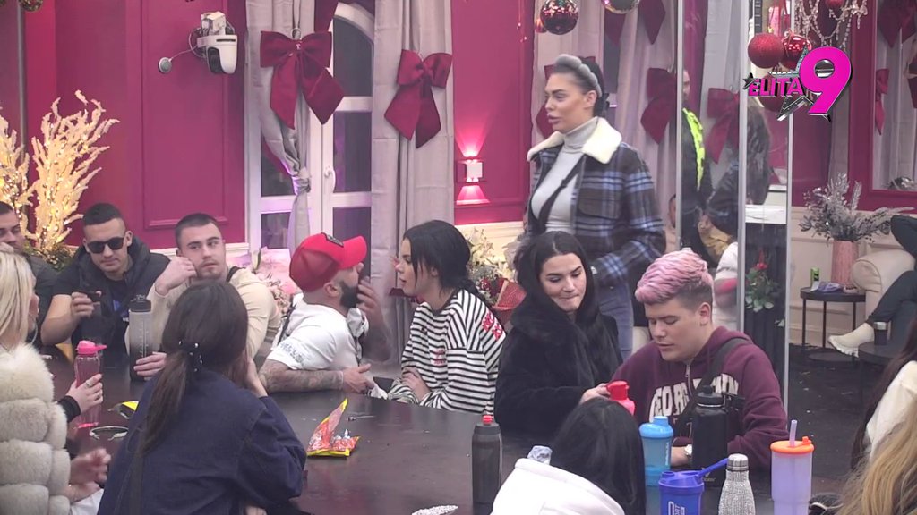 Crni sto na nogama za sam kraj! Mina progovorila o drami sa Viktorom zbog Dušice, Asmin napao Ivana: Pokazuješ da si ljubomoran na mene zbog Aneli (VIDEO)