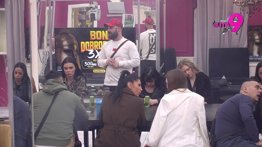 Zli jezici samo neka laju: Viktor svima zapušio usta i stao uz Minu Vrbaški! (VIDEO)