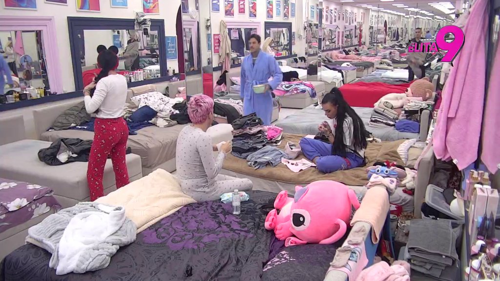 Kako si namazana, čistiš sebi put: Uroš nikad brže provalio Anelinu taktiku, ona počela da spaja Maju i Đukića! (VIDEO)