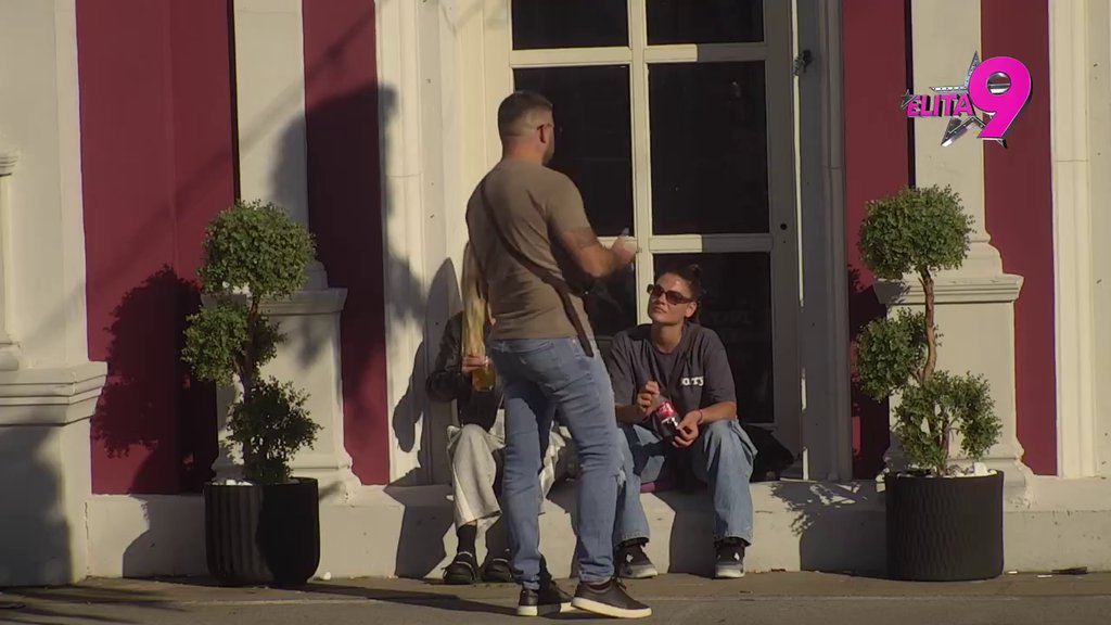 LUKA IMA PARE! Asmin uveren da je Aneli sa Vujovićem isključivo iz koristi! (VIDEO)