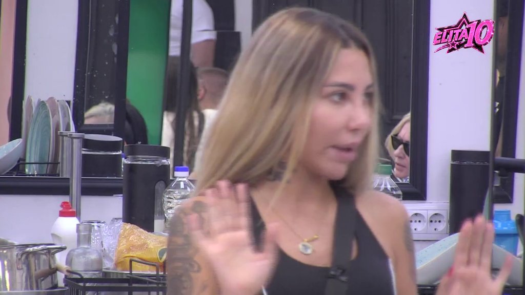 Karambol u Eliti: Aneli pred svima raskinula s Đukićem, njega drugovi unakazili za sva vremena! (VIDEO)