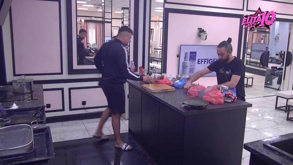 Na noge lagane! Čim se začula muzika za buđenje, učesnici poskakali, odavno se ovako brzo nisu probudili (VIDEO)