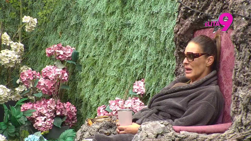 Taki je pred NERVNIM RASTROJSTVOM što je Maja u vezi sa ovim SMRADOM! Kačavenda iznela sijaset uvreda za Asmina: Takvu traumu sam doživela samo kad mi je mama umrla! (VIDEO)