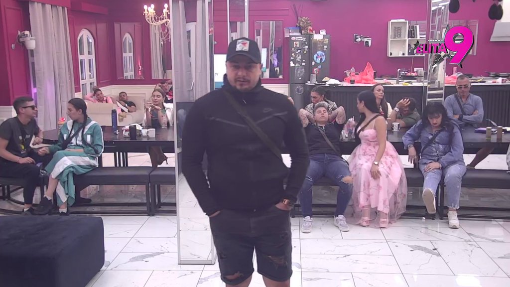 Izgoreo od besa: Sofija opet dovela Terzu do ludila, on je poslao da muze Daneta za novu turu stvari! (VIDEO)