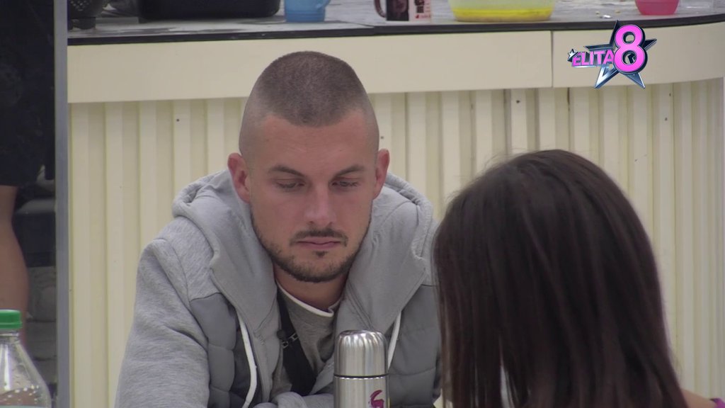 POKUŠAVA DA SE OPERE: Sanja vinula Marka u nebesa, pa Jelenu i Mimu zakopala na samo dno: Uroš nije... (VIDEO)