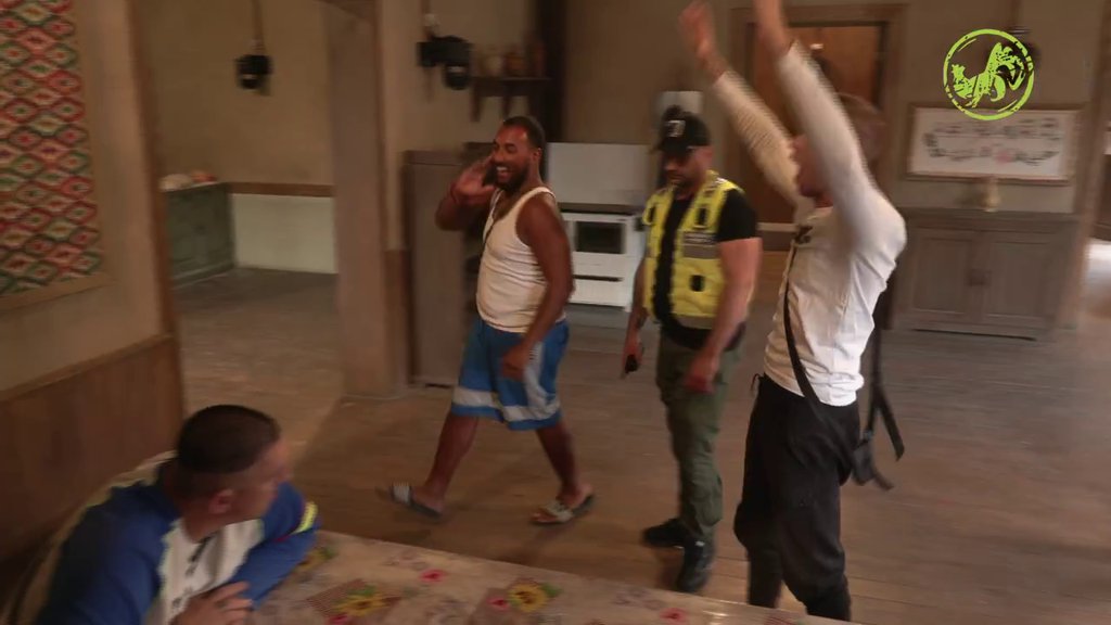 HAOS EPSKIH RAZMERA: Peca i Boža ušli u crveno, OBEZBEĐENJE sve vreme u pripravnosti (VIDEO)