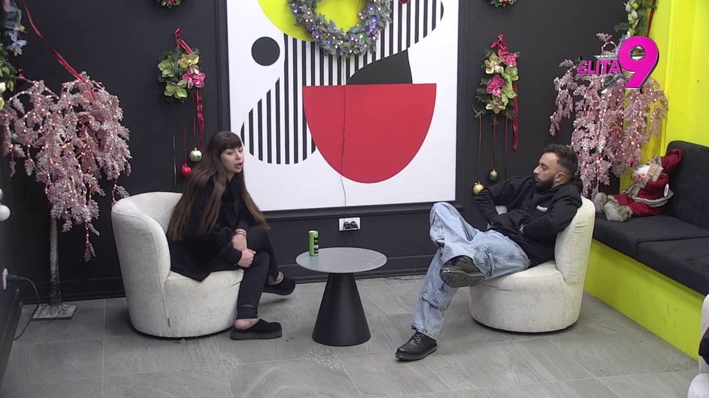 Sofija je ku*vetina da takvu svet nije video, isto bih uradila kao i Milica: Miljana jedva čeka da zgazi Asmina i Aneli, oplela po Terzi kao nikada: Kakva crna Barbara, ona ga ne zanima (VIDEO)