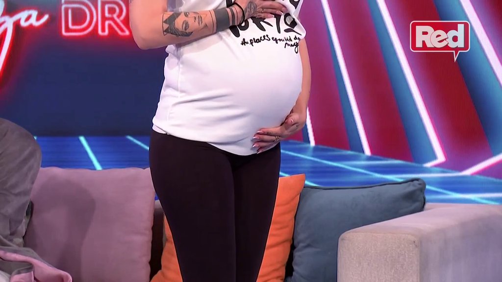 Partner je ostavio u visokorizičnoj trudnoći! Šmizla otkrila kroz kakvu agoniju prolazi: Njegovi roditelji su krivi... (VIDEO)