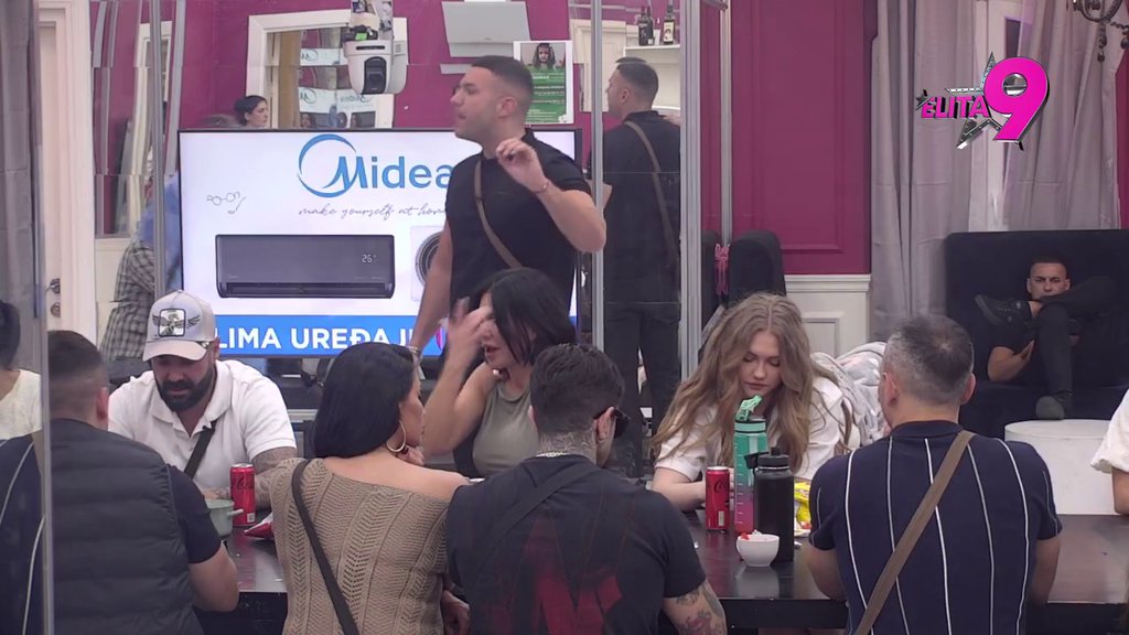 Haos za stolom! Kačavenda demolirala Asmina, njegovi puleni skočili da ga brane (VIDEO)