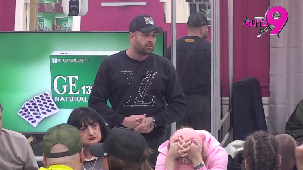 Ovo je sve zanimalo: Milan Stoičković priznao zbog čega je u izolaciju poslao Jakšićku i Mikija Dudića! (VIDEO)