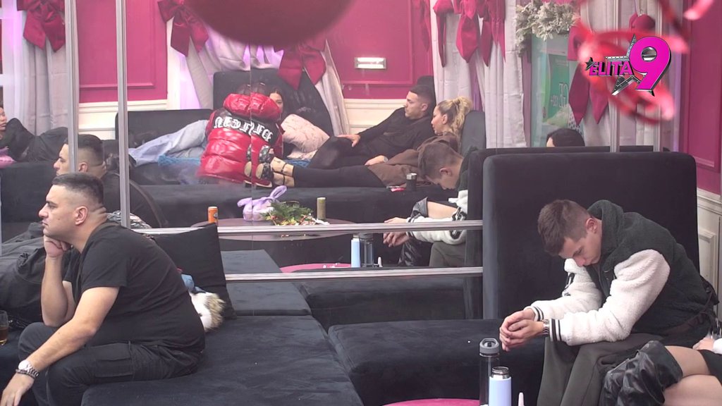 Aneli ključa od ljubomore: Luka obrnuo igricu, pa opipao teren kod Maje! (VIDEO)