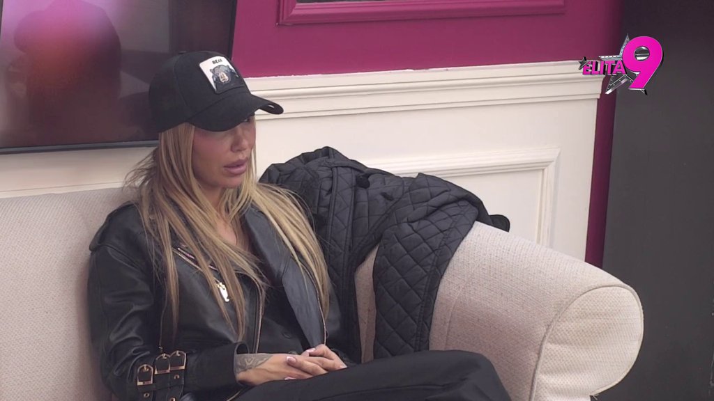 Nekom veselo, a nekom preselo! Bebica uživa zbog vrelih scena Đukića i Aneli, Teodora stavila ružičaste naočare (VIDEO)