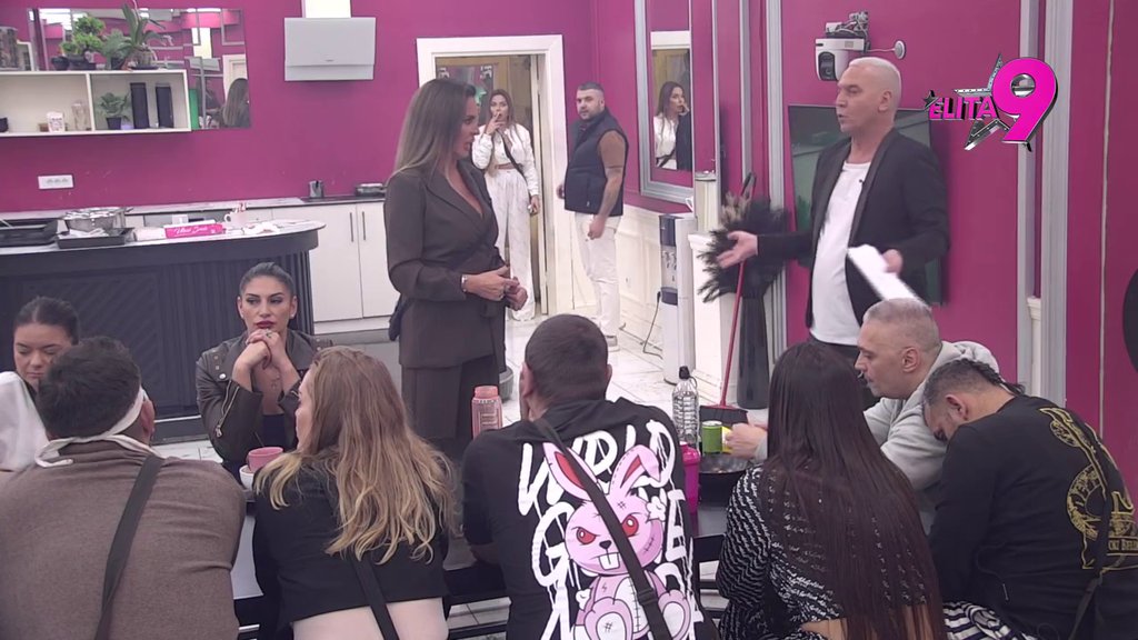 Namagarčio sam vas sve: Bebica nikad sigurniji u sebe da je tata rijalitija oduvao Kačavendu, Teodora ga opet šutnula! (VIDEO)