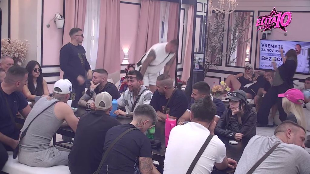UMALO GA ZGNJEČILA! Miljana pala na Malog Velju, on zajaukao (VIDEO)