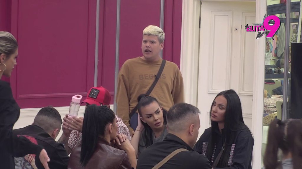 JEZIKOM SEČE KAO MAČEM! Anđelo uveren da Aneli ne spušta loptu sa Stanijom jer je gleda kao glavnu KONKURENCIJU! Izanalizirao njene postupke! (VIDEO)