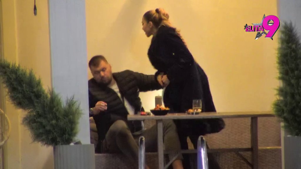 Pala joj roletna: Aneli urliče i psuje Janjuša, on ne može da je obuzda! (VIDEO)