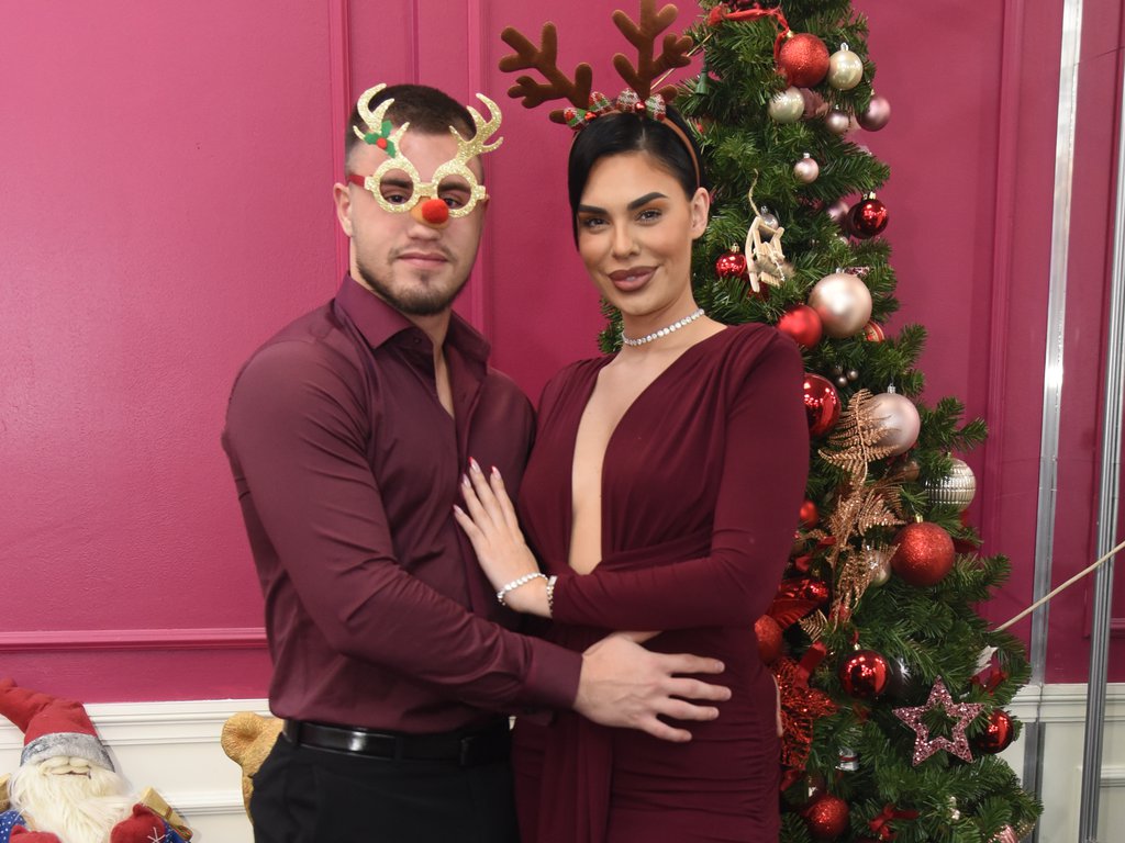 Tiha vatra koju su rasplamsali preko noći! Mina i Viktor bivše ostavljaju u 2025. godini, u novu ulaze u nikad većoj ljubavi (FOTO)