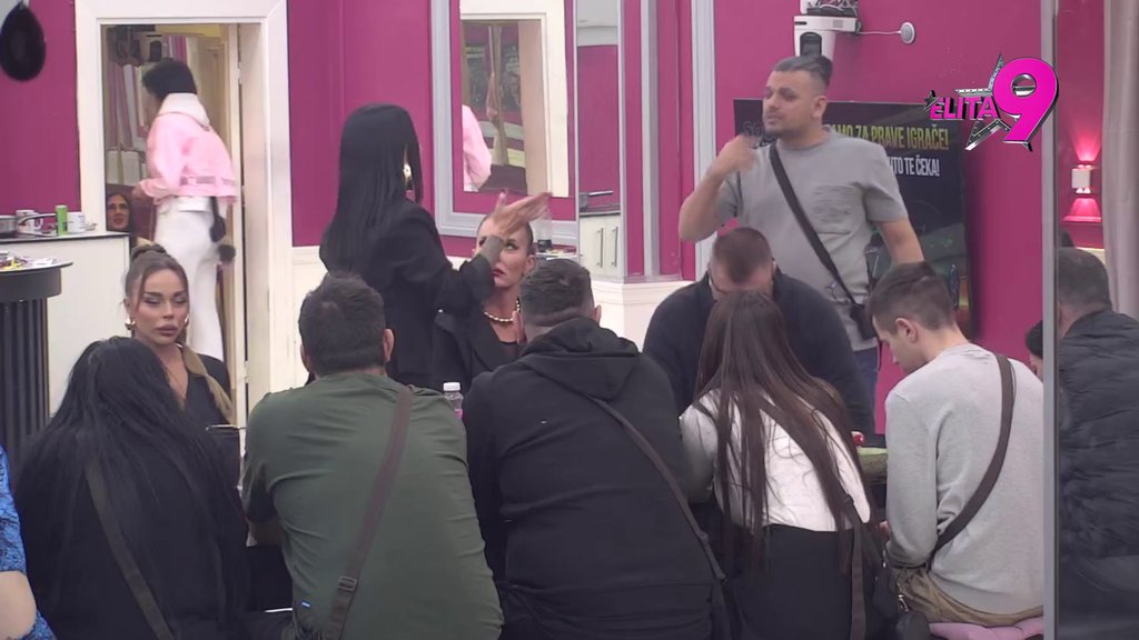 Ismevaju te najbliži, on je najlošiji čovek kog sam ikada srela: Vanja Živić sasekla Boru, Matora ga dokrajčila pred svima: Zamisli drug ti skine ženu?! (VIDEO)