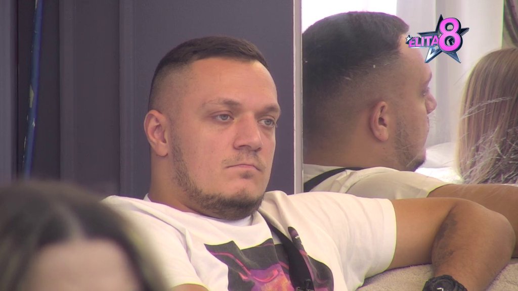 JA DEVOJKU NEMAM: Gastoz pred svima odjavio Anđelu, ona popucala po šavovima, pa mu sasula sve u lice: MOGU MNOGO TOGA DA TI ZAMERIM, A IPAK TI VERUJEM! (VIDEO)