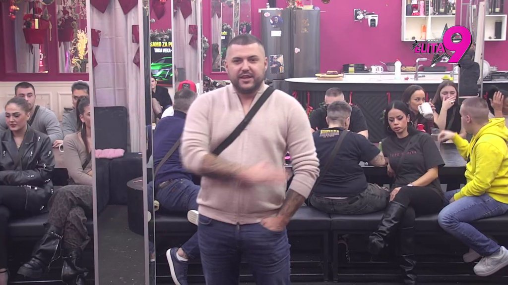 Nema morala, traži u veceu 'bon apetit': Asmin obrisao patos s Đukićem i Aneli, ne štedi reči na njihov račun: On je kukavica, kako da ga zovem kući gde su mi mama i sestra?! (VIDEO)