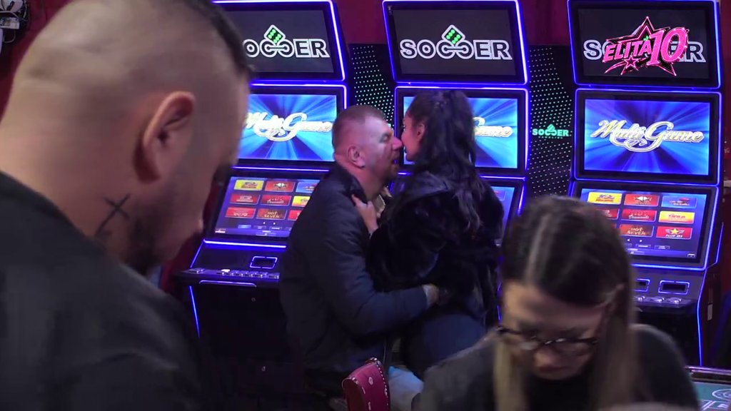 Je l' sam ti ja najveća ljubav? Sandra dočekala Janjuša na zicer, on ostao bez teksta! (VIDEO)