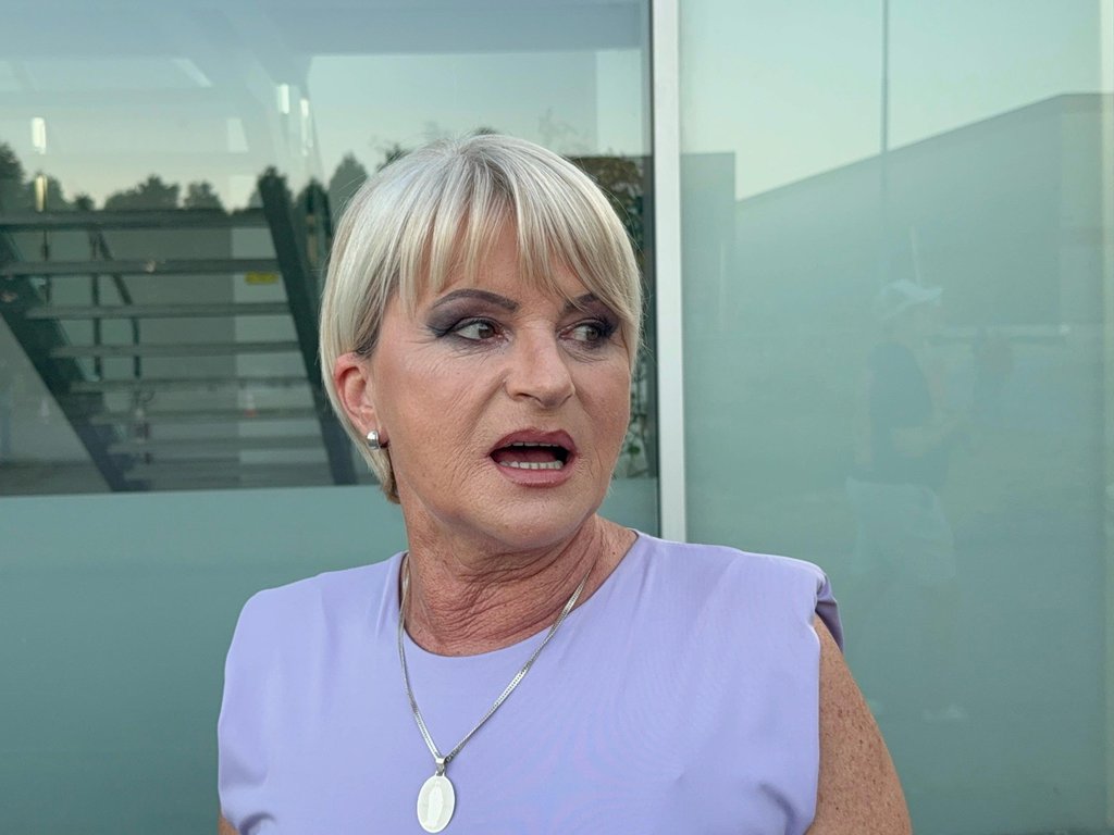 NEMAM ŠTA DA RAZGOVARAM SA STEFANI: Munjezova majka za Pink.rs otkrila da Grujićevoj neće zaboraviti skrivanje bebe, ne krije da joj to neće oprostiti, pa prala sina na sve načine (VIDEO)