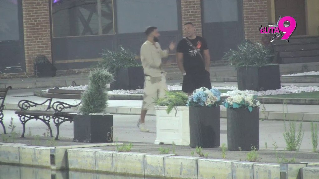 Razvezao jezik: Anđelo svim silama ispljuvao Anitu Stanojlović, ne može očima da gleda nju i Luku! (VIDEO)
