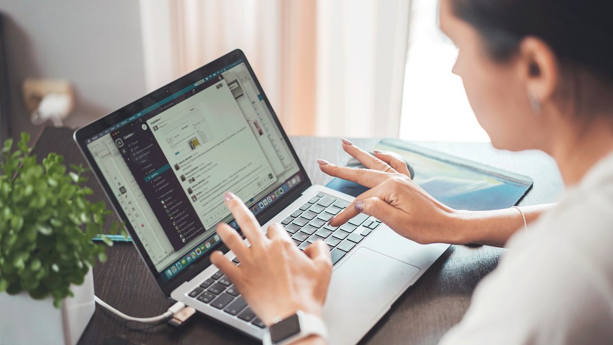 MUP SRBIJE IZDAO HITNO UPOZORENJE! Hakovan Booking, podaci građana na udaru PREVARANATA: Ako ste rezervisali smeštaj, ODMAH uradite ovo!