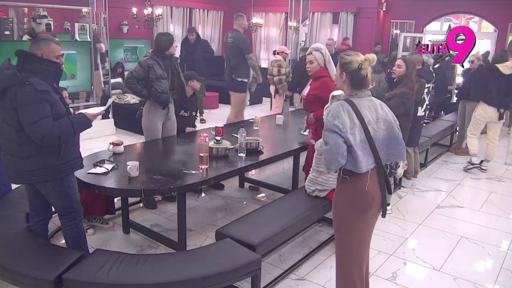 Važno pismo stiglo na adresu Bele kuće: Veliki šef poručio da učesnicima SAT OTKUCAVA, oni odmah poskakali!