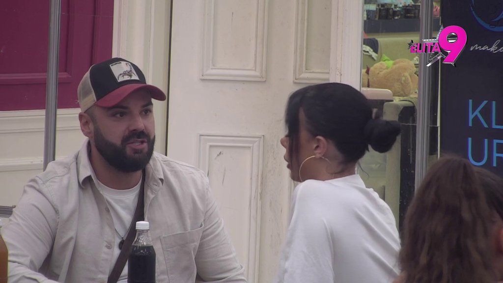 Ona ne može bez nas, tek ću da je komentarišem: Aneli, Luka i Anita sasuli sve jedni drugima u lice, leti perje za crnim stolom! (VIDEO)