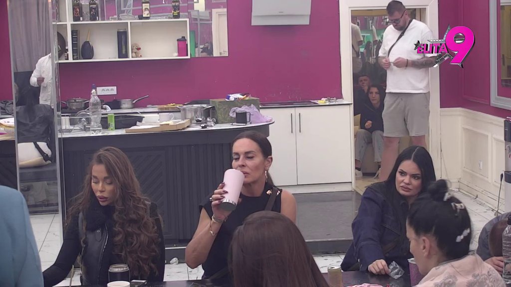 PORAŽENA SI, IZ KOMPLEKSA SI PRIZNALA SVE: Matora smatra da je Milena umesto Janjuša ponizila sebe, pa se osvrnula na Vanju: ZA NJU NE POSTOJI OPRAVDANJE! (VIDEO)