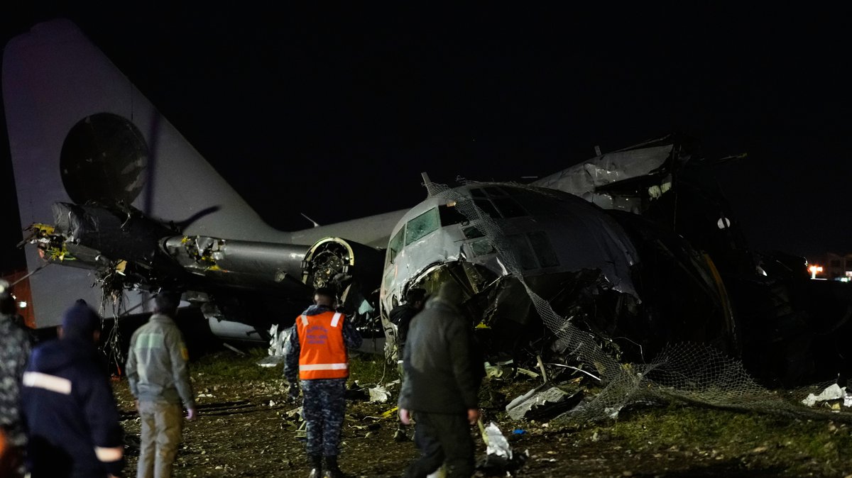 SRUŠIO SE AVION U POLJSKOJ: Pilot tokom tokom pada izbegavao stambene zgrade
