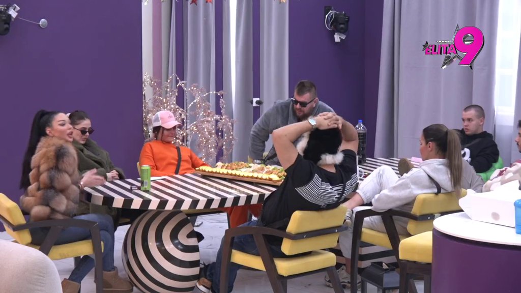 Nemoj da ti popijem krv na slamčicu: Janjuš nominovao Jakšićku, Kačavenda mu odmah uzvratila (VIDEO)