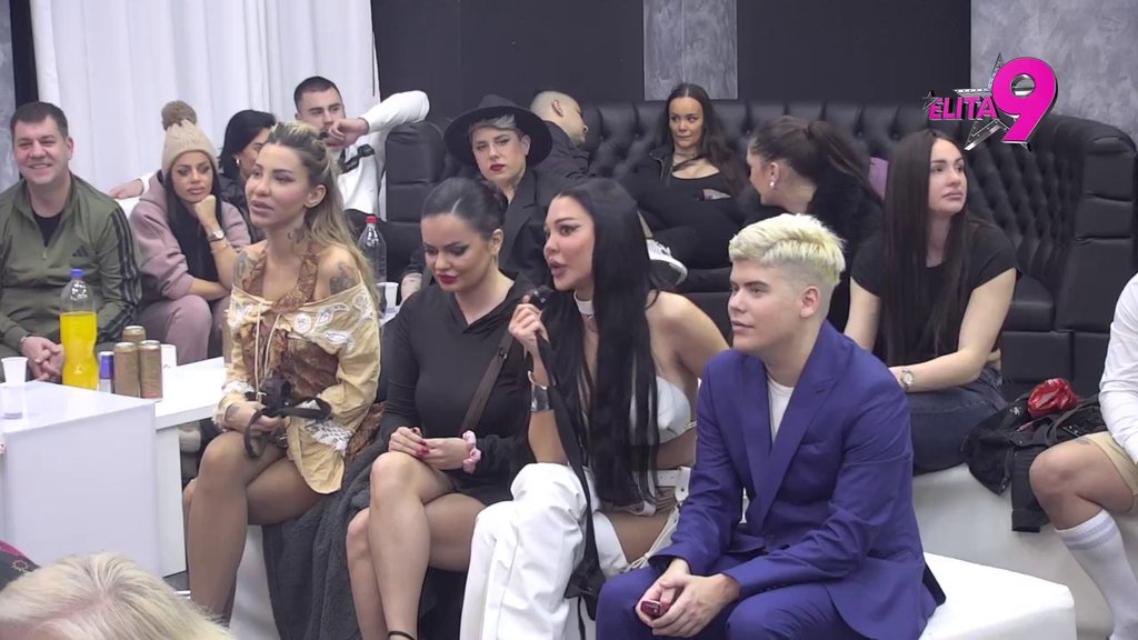 Ovo joj nije pokazivao u stanu u Lincu: Aneli pala vilica do poda kad je videla skriveni talenat Asmina Durdžića, niko ovo nije očekivao! (VIDEO)