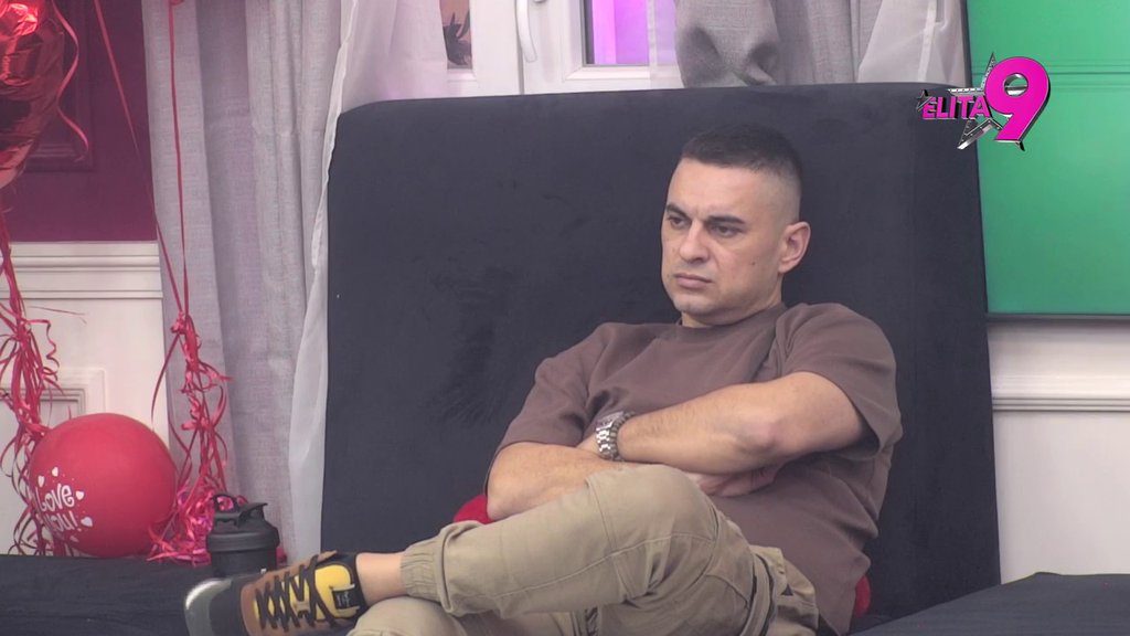 Plakala je zbog Filipa: Dača razvezao jezik i obelodanio čime Teodora drži Bebicu u šaci! (VIDEO)