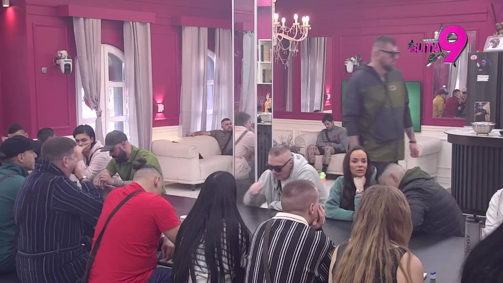 NIKAD NISI VOLELA LUKU KAO MENE I ASMINA! Janjuš sipao Aneli SO NA RANU, ona gori! (VIDEO)