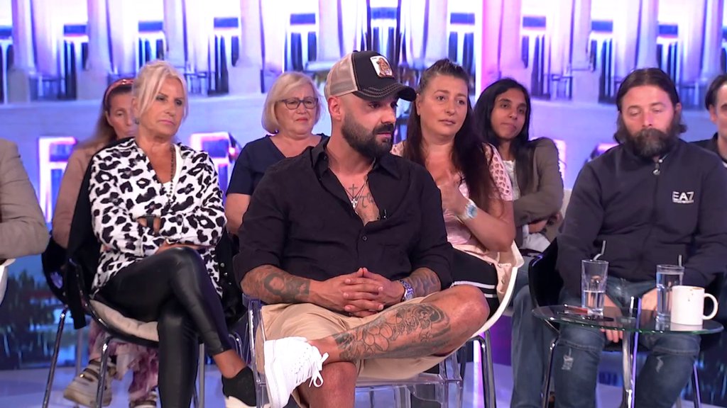 AHMIĆEVA SE RASPALA NA KOMADE! Luka otkrio zašto je bacio Janjuševe i Aneline uspomene, pa ponovo udario na Baju! (VIDEO)