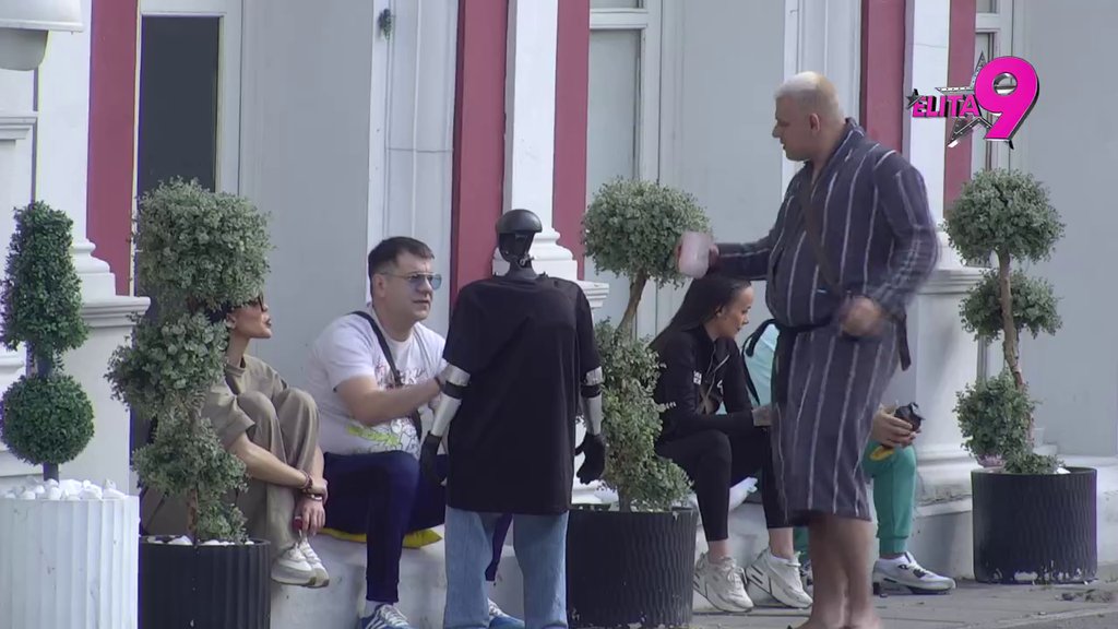 Voli crnke, sa jakim butkama, mlohave, sa strijama, čupave... Maja Marinković otkrila koji je Asminov tip devojke, ŠOK I NEVERICA! (VIDEO)