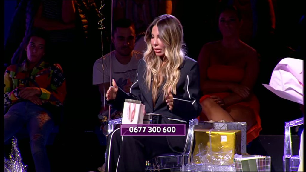 Odrešili kesu: Fanovi Luke i Aneli dokazali da ne štede, poslali im kutiju punu EVRA! (VIDEO)