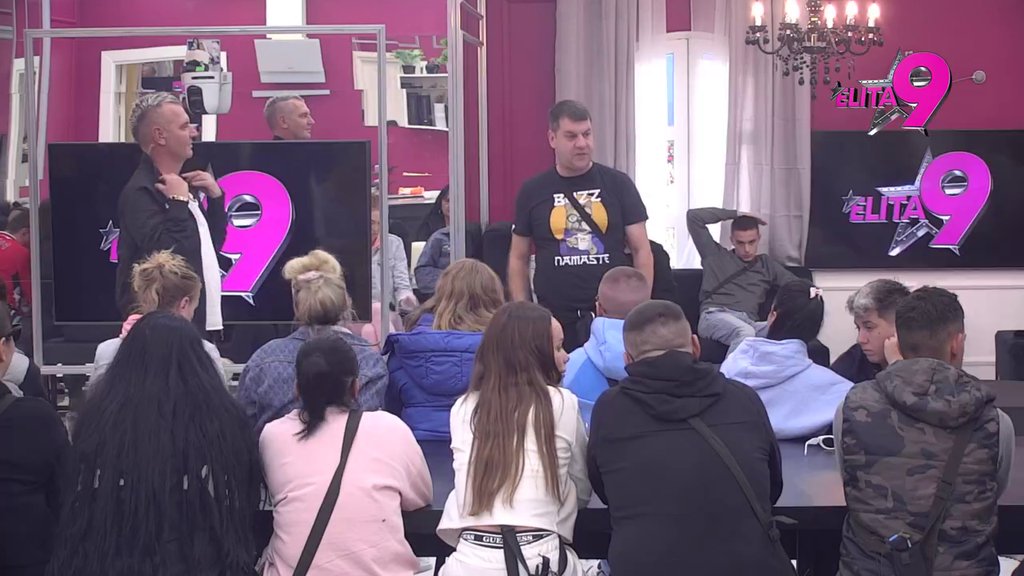 Ne odustaje: Ivan otkrio Sari kako da se opere od svega, ona ni da čuje! (VIDEO)